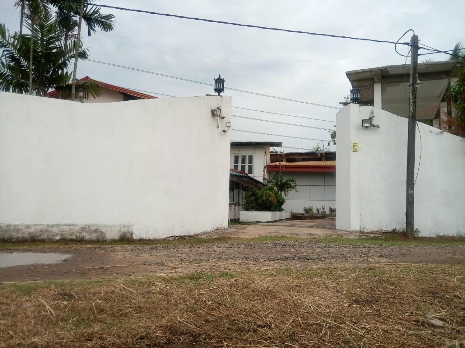 Riverside Hotel Katunayaka Exterior photo