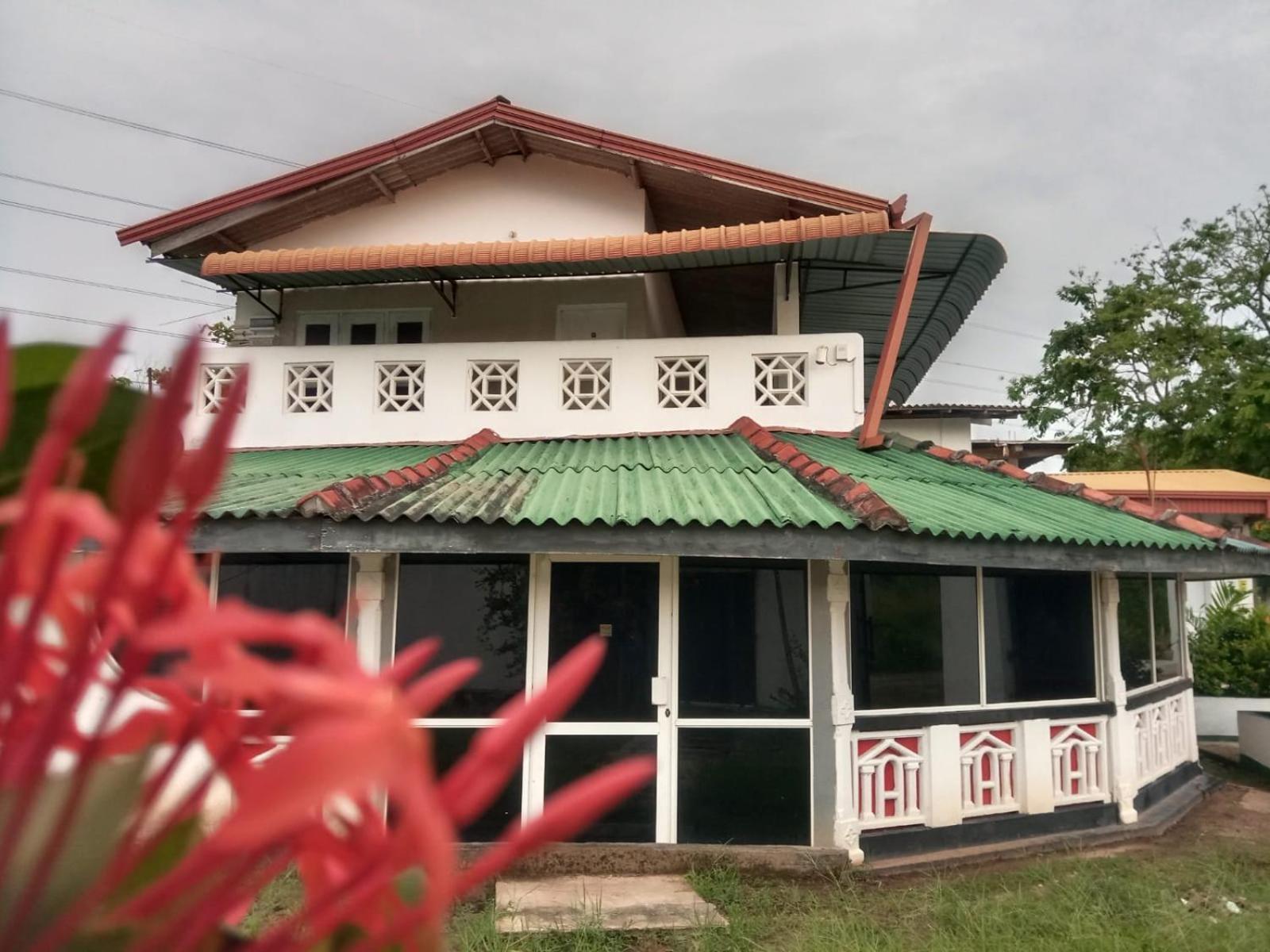 Riverside Hotel Katunayaka Exterior photo